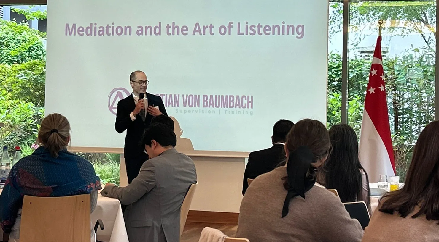 Workshop in der Botschaft von Singapur – Mediation und die Kunst des Zuhörens